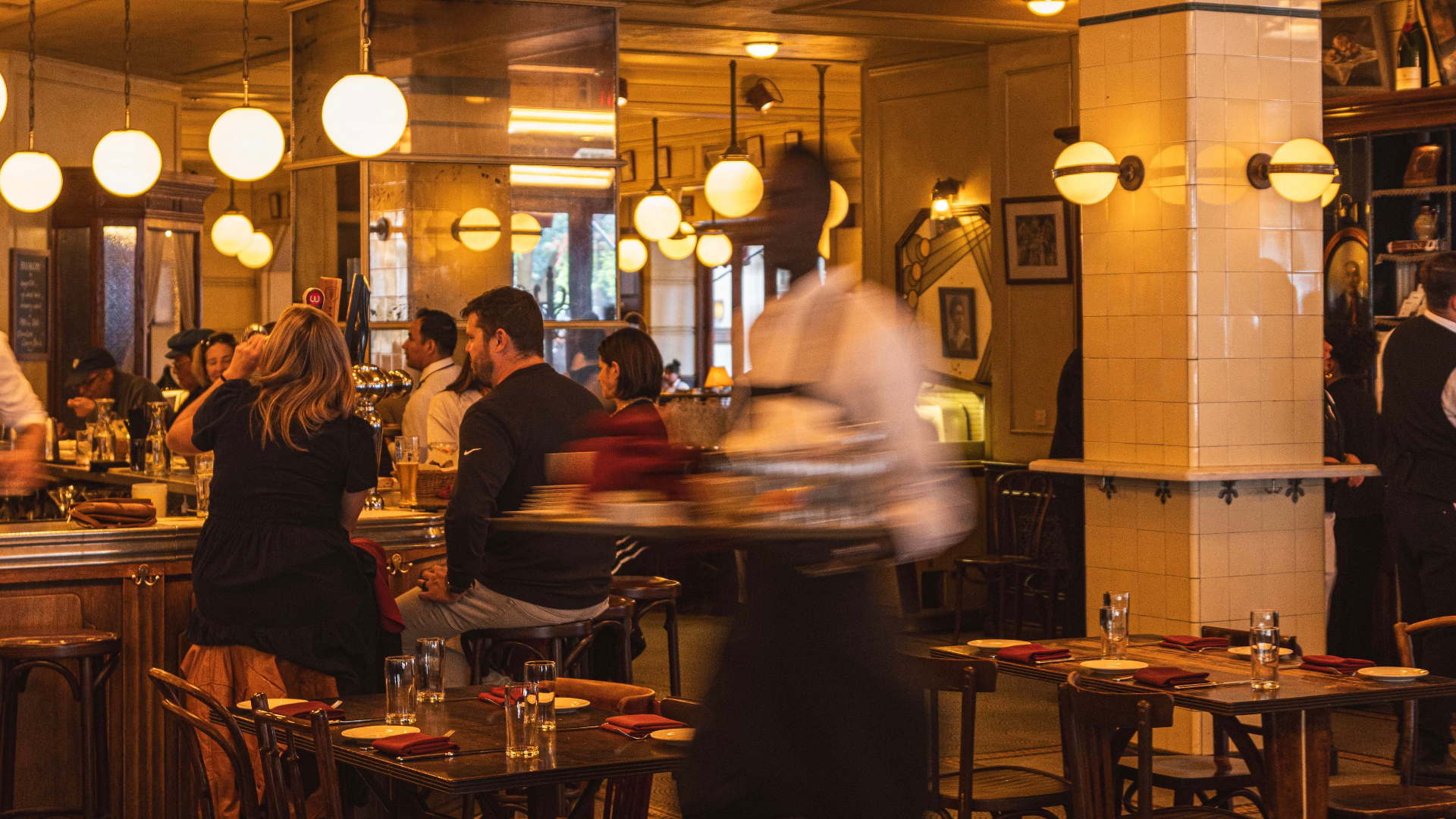 From morning viennoiserie, to evening brasserie classics, Parc celebrates the essence of French bistro culture. The menu offers a refined dining experience that blends traditional flavors with modern innovation and captures the joie de vivre of Paris.